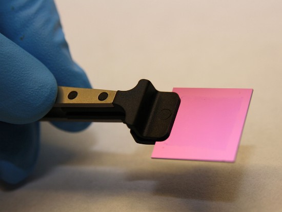 Monolayer graphene on SiO2/Si (1 cm x 1 cm)