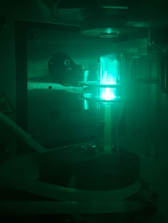 Correct position of green carbon "bullet" just below the second plate of Avio’s unique Flat Plate plasma technology, when aspirating V-Solv.