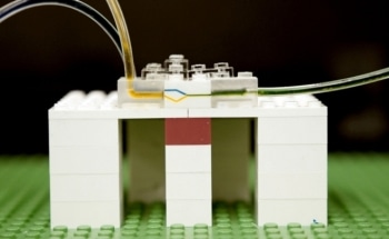 MIT Improves Microfluidics with Interlocking LEGO Blocks