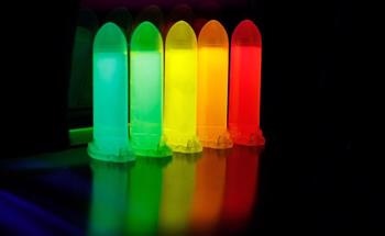 Energy-Efficient Synthesis of High-Quality Quantum Dots